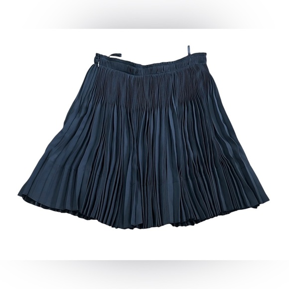NWT Vince Navy Blue Mini Skater Flounce Skirt with Pleats XS - Picture 9 of 9